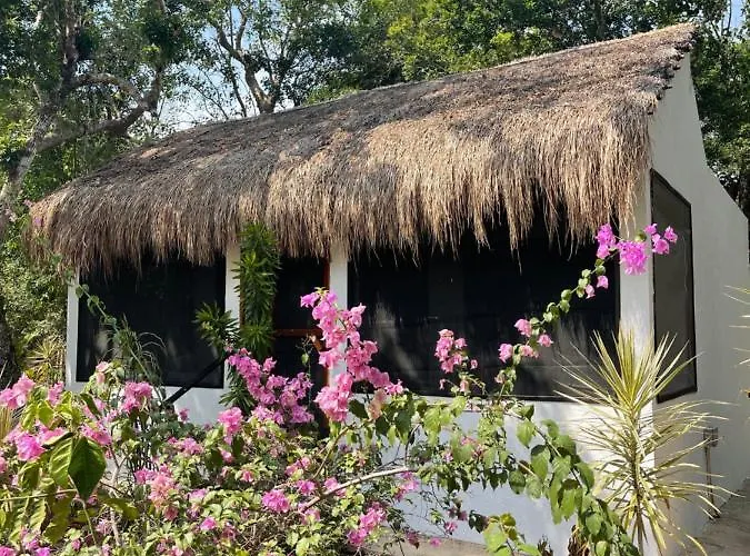 Hotel Maya Eco Village