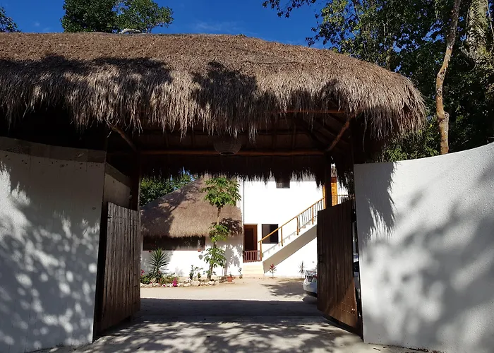 Maya Eco Village Hotel 2*